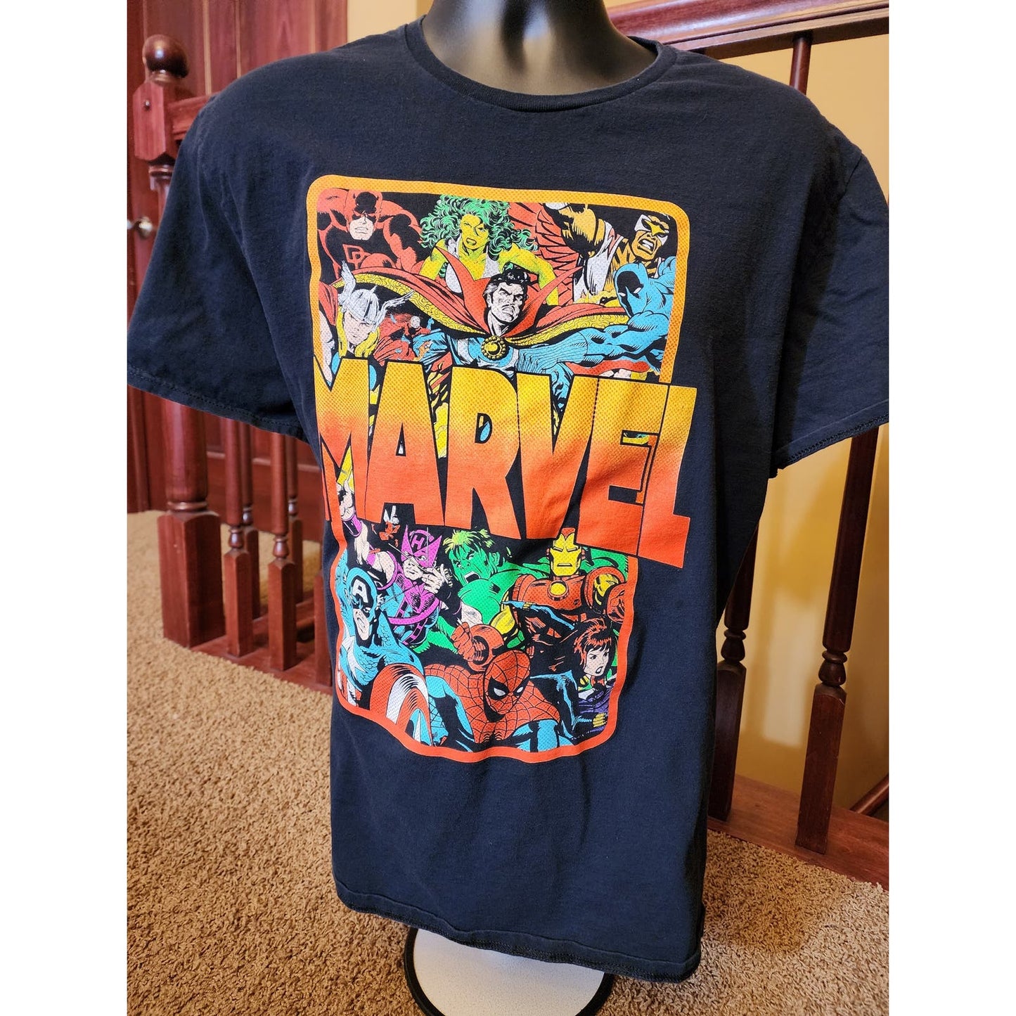 Marvel T Shirt Mens XL Crew Neck Superhero Graphic Retro Tee Bold Short Sleeve