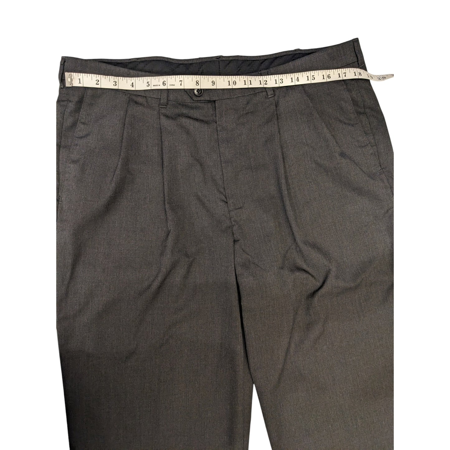 Haggar Pants Mens 38x32 Gray Dress Slacks Pleated Front Cuffed Hem Classic Fit