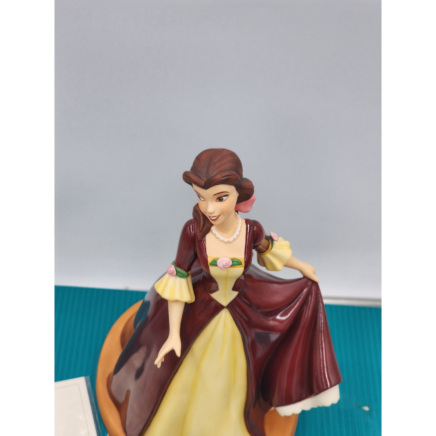 WDCC Belle Holiday Princess Gift of Love Beauty Beast Disney Retired COA Box