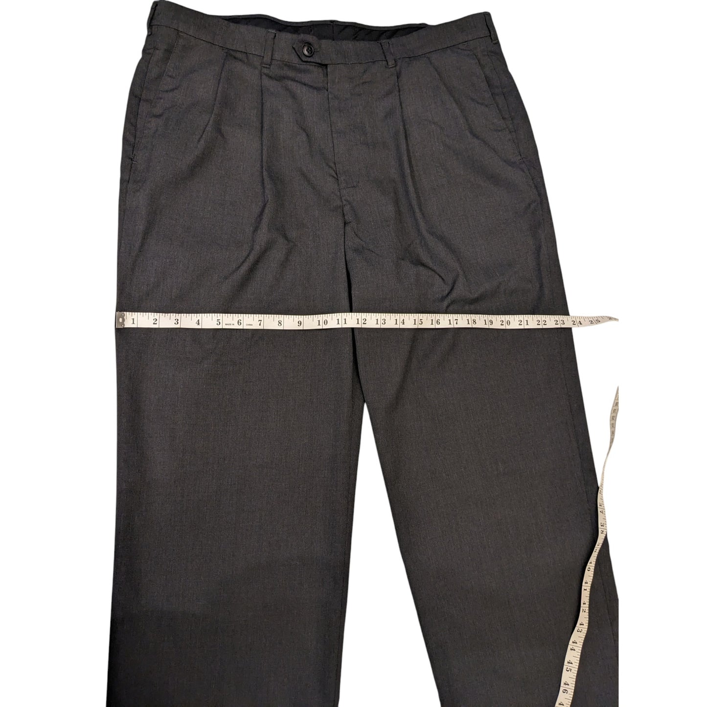 Haggar Pants Mens 38x32 Gray Dress Slacks Pleated Front Cuffed Hem Classic Fit