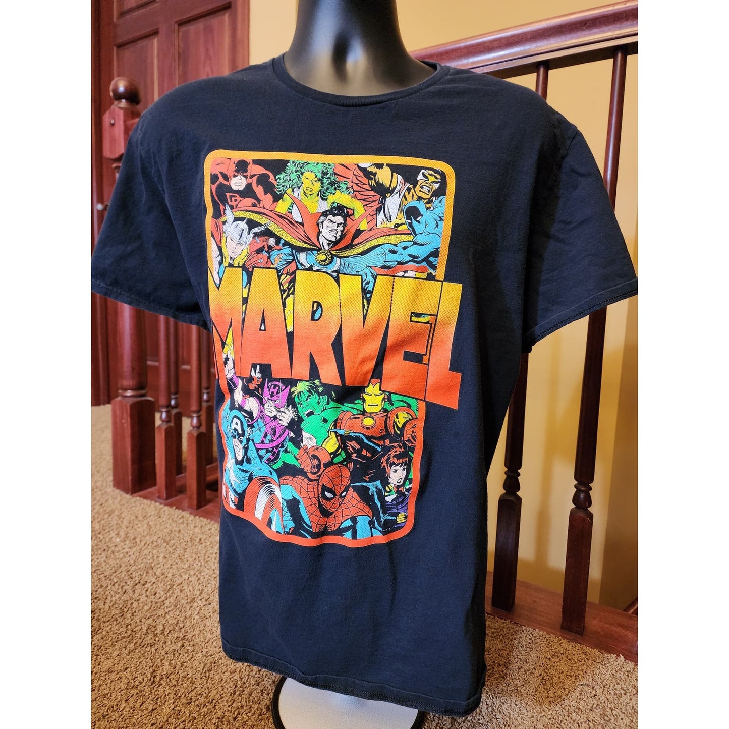 Marvel T Shirt Mens XL Crew Neck Superhero Graphic Retro Tee Bold Short Sleeve