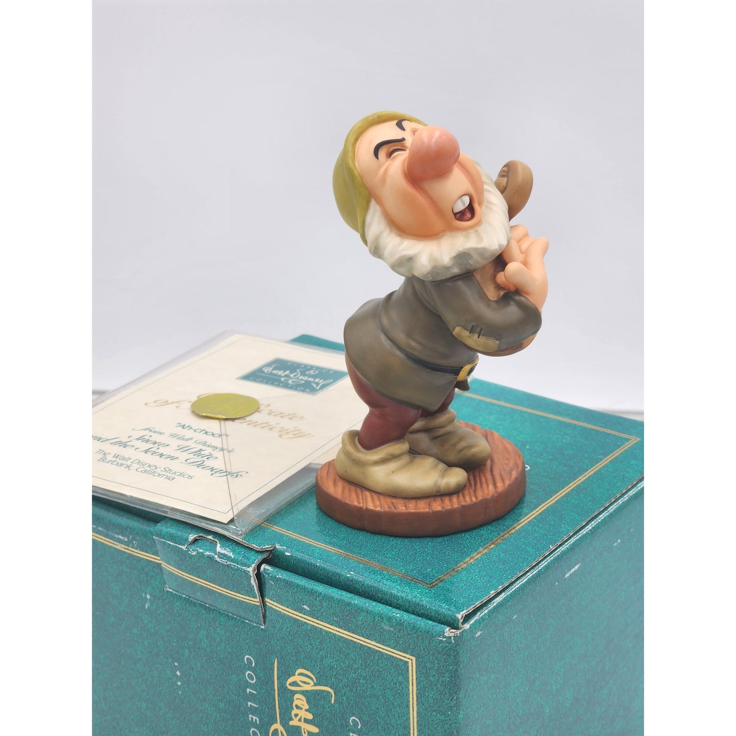 WDCC Sneezy Snow White Seven Dwarfs “Ah-Choo!” Disney Retired Vintage COA Box