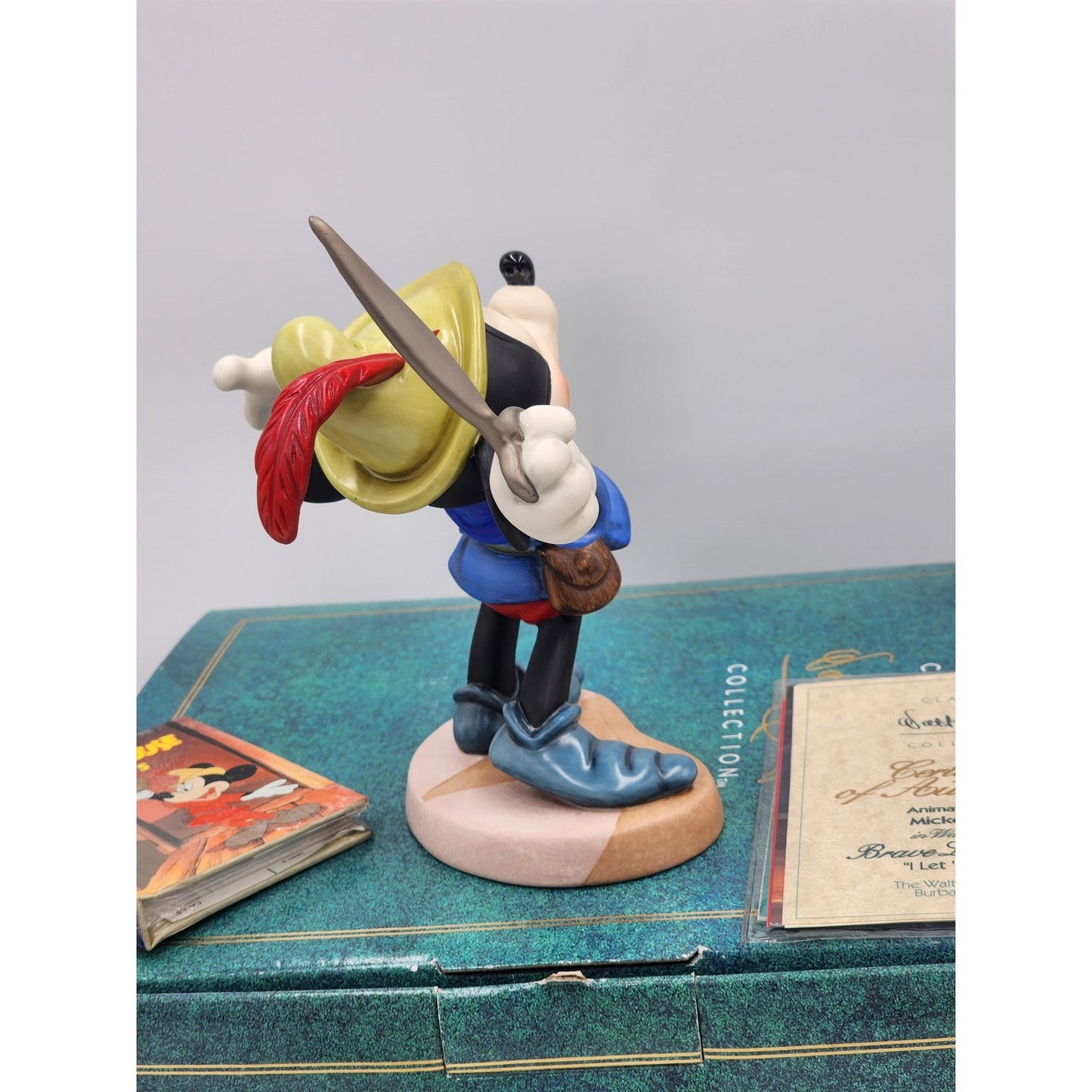 WDCC Mickey Mouse Brave Little Tailor I Let 'em Have It 1993 Members COA Box