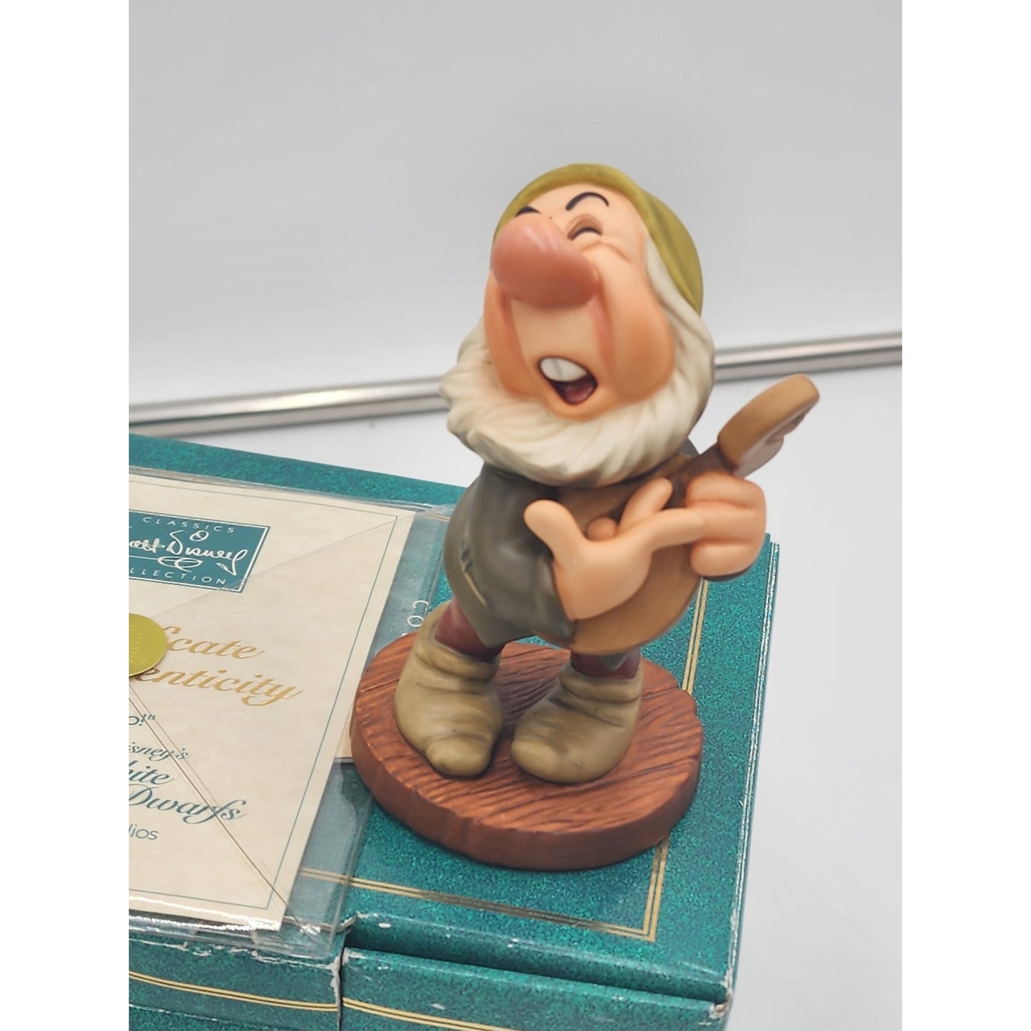 WDCC Sneezy Snow White Seven Dwarfs “Ah-Choo!” Disney Retired Vintage COA Box