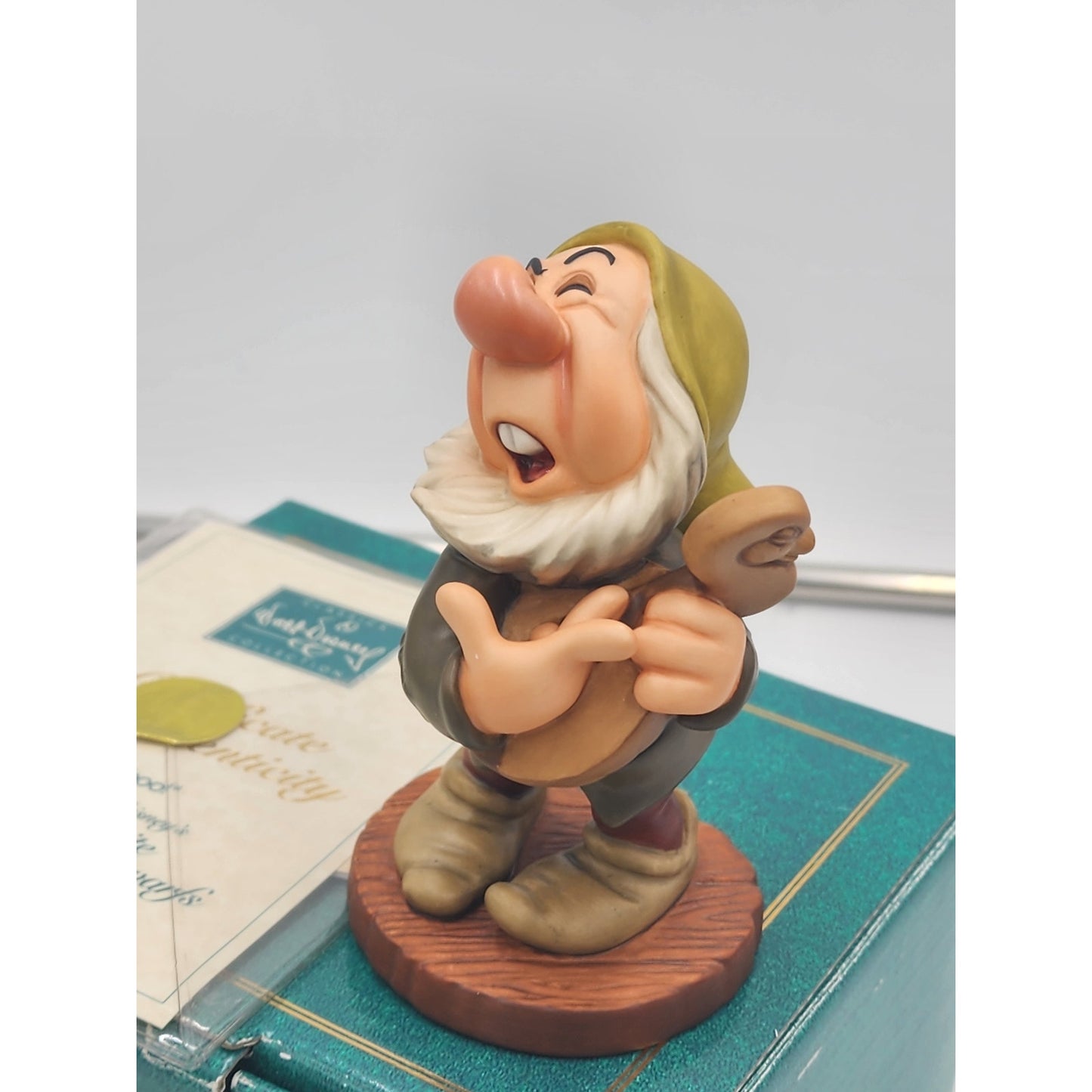 WDCC Sneezy Snow White Seven Dwarfs “Ah-Choo!” Disney Retired Vintage COA Box