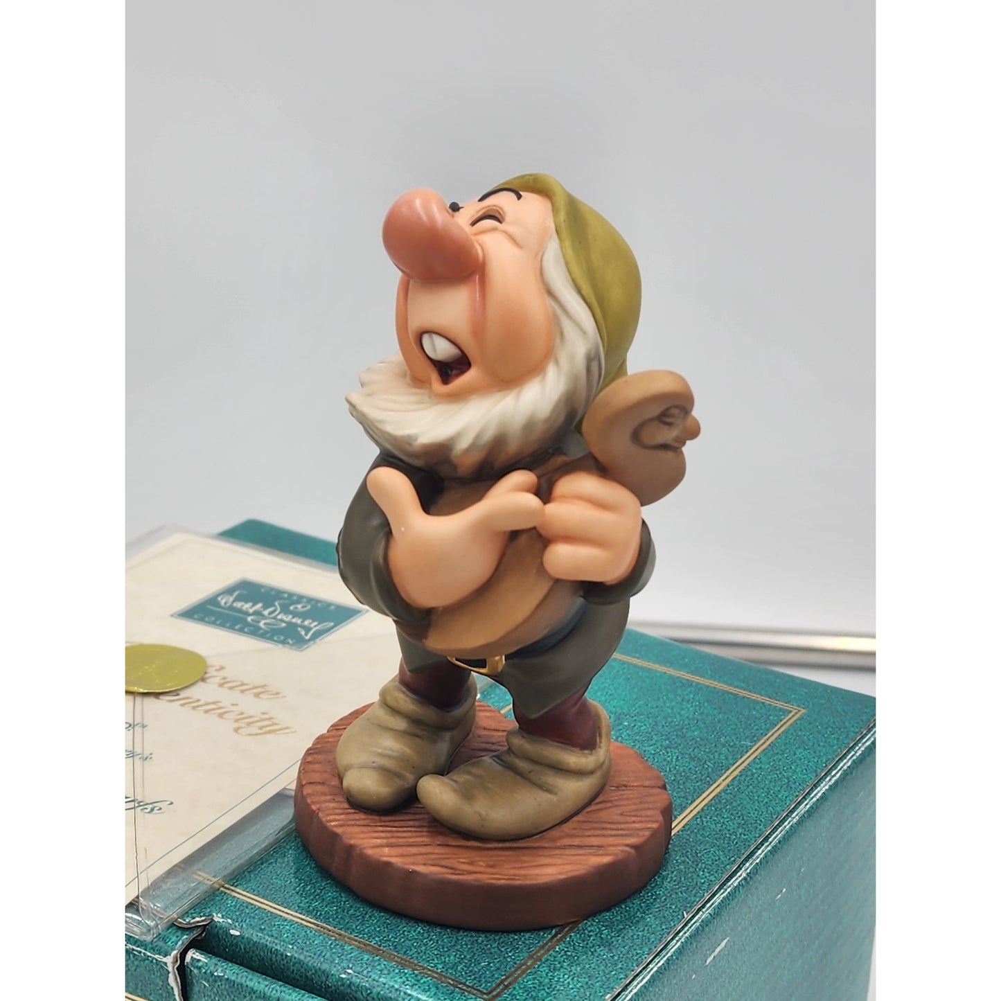 WDCC Sneezy Snow White Seven Dwarfs “Ah-Choo!” Disney Retired Vintage COA Box
