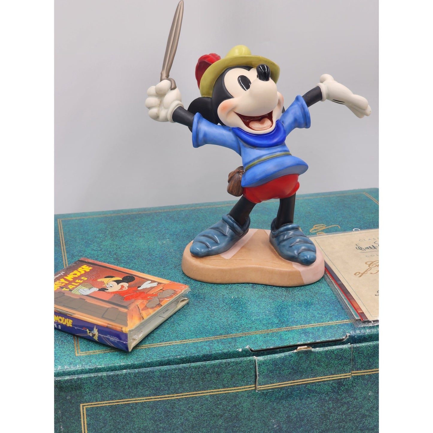 WDCC Mickey Mouse Brave Little Tailor I Let 'em Have It 1993 Members COA Box