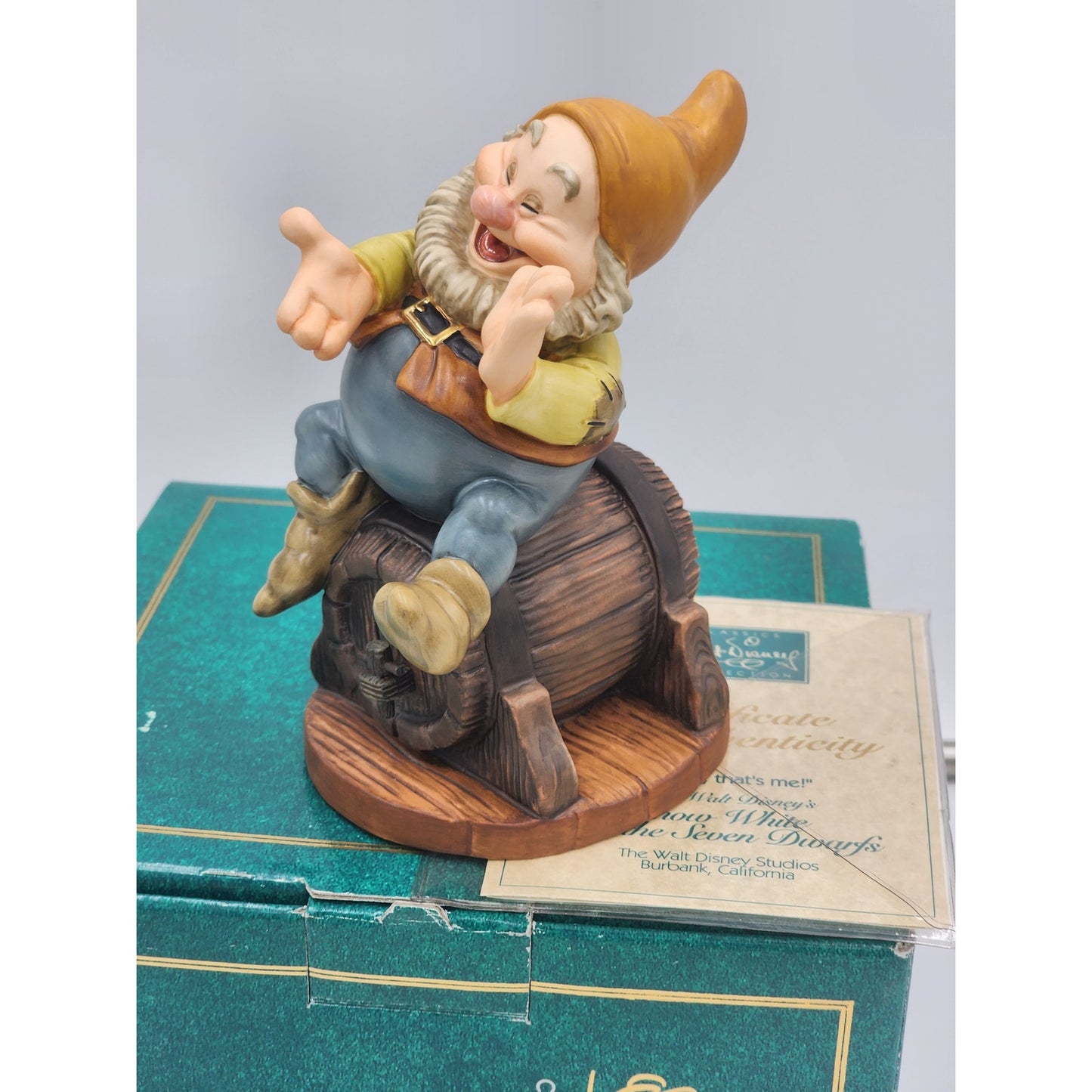 WDCC Happy Snow White Seven Dwarfs "Happy that's me!" Disney Retired COA Box