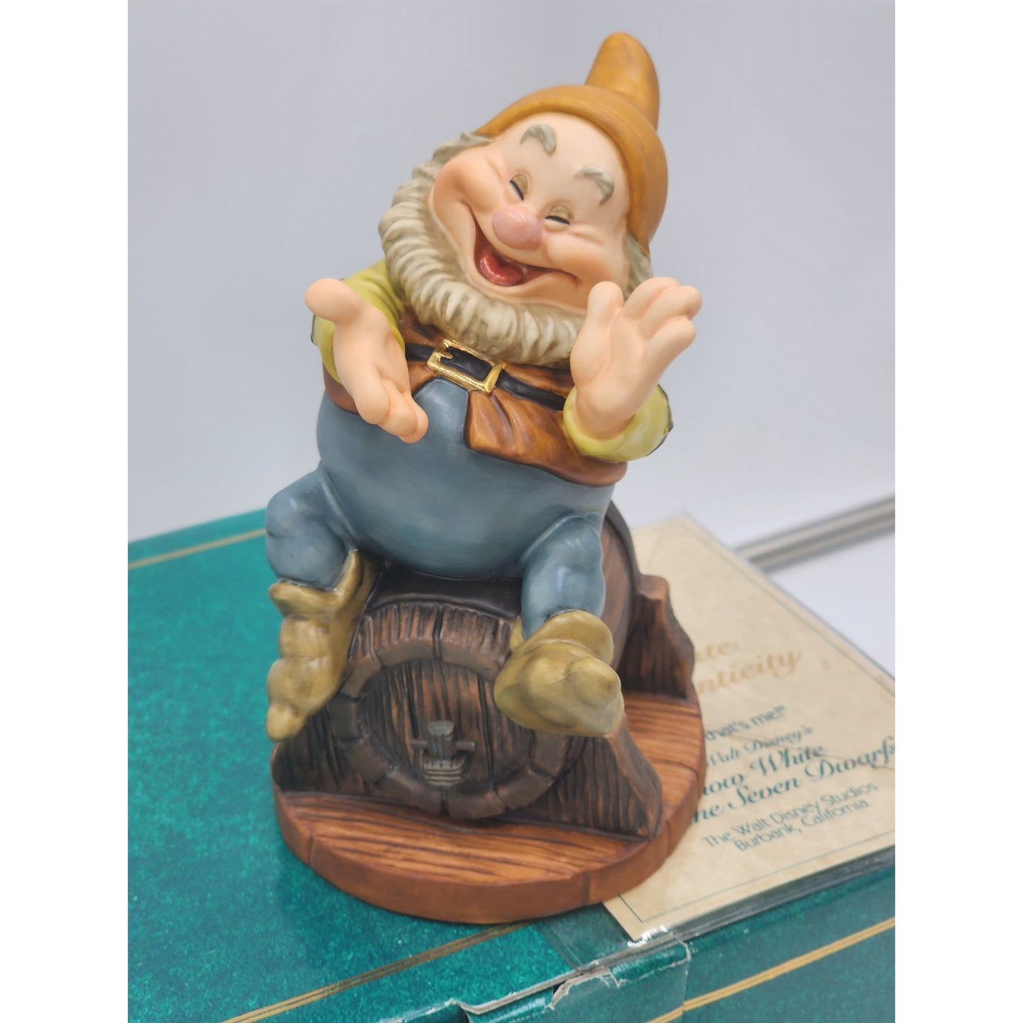 WDCC Happy Snow White Seven Dwarfs "Happy that's me!" Disney Retired COA Box