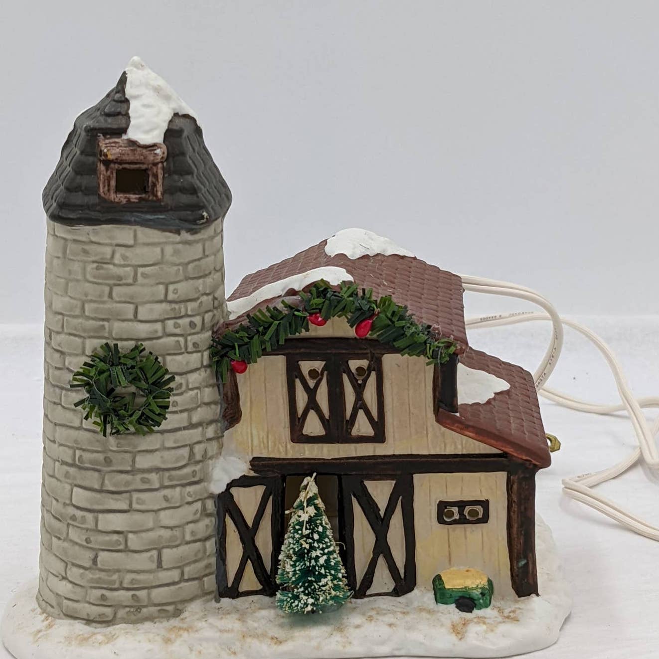 Christmas Village Vintage Crowntree Inn and Barn Holiday Collectible Lighted