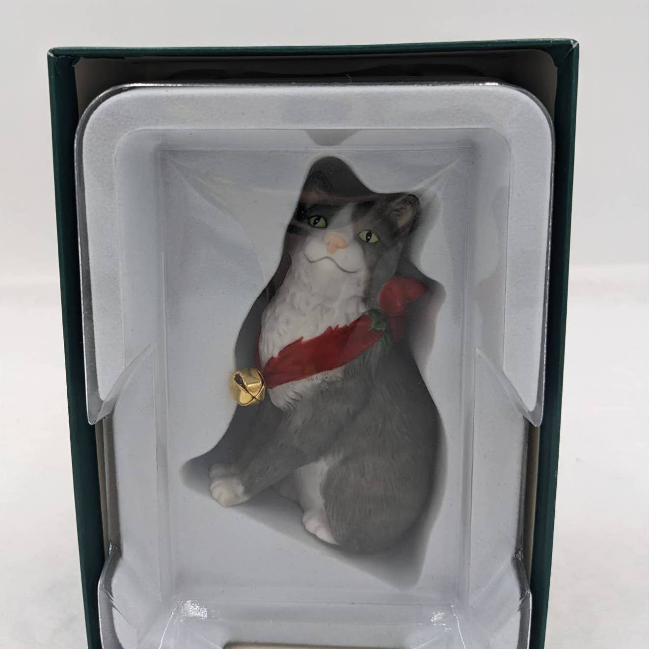 Hallmark Ornaments Vintage Noelle Christmas Is Peaceful Sleighful Of Dreams Box