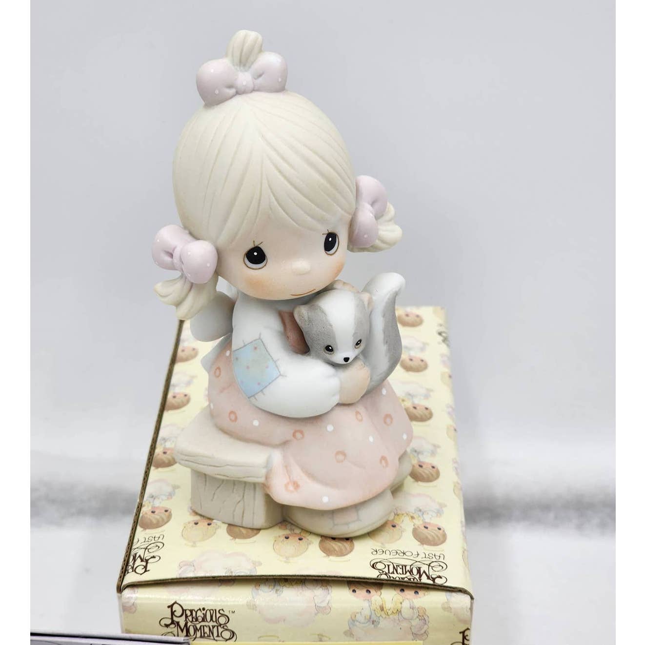 Precious Moments Figurine Scent From Above 100528 Vintage Girl Skunk W/Box Tags